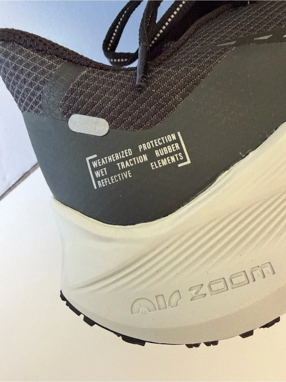 Nike Air zoom Winflow 7 black grey women’s 9 new